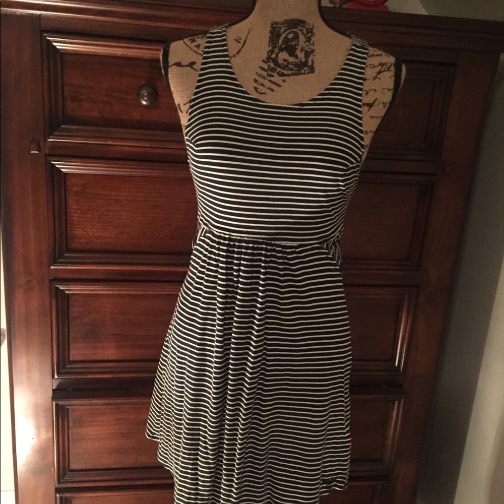 Small Roxy Dress - Picture 2 of 4